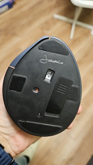 Mouse Evouent  ergonomic performant.