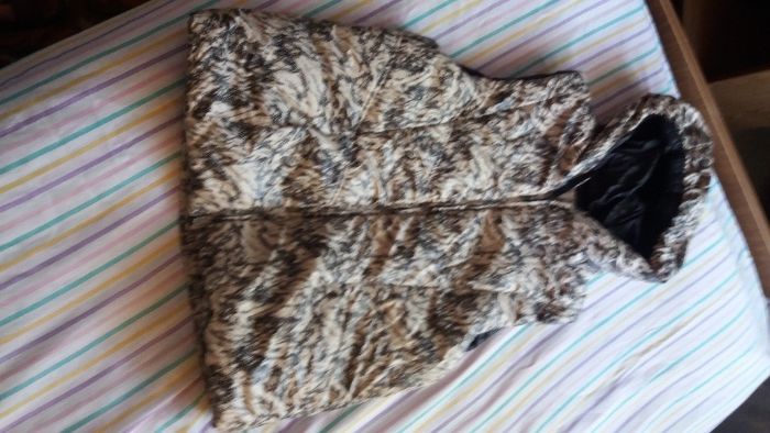 продам детскую куртку в отличном состояние на 6-8