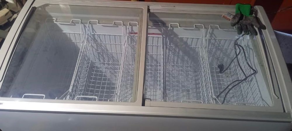 Продам морозильник