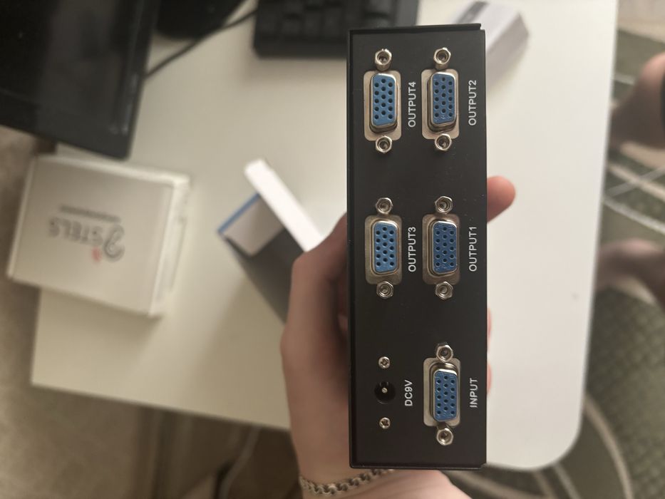 Продам видео сплиттер VGA