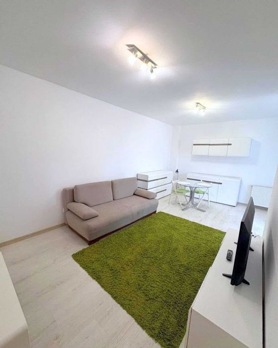 Privat, inchiriez 2 camere 58 mp, balcon, cu sau fără garaj in centru
