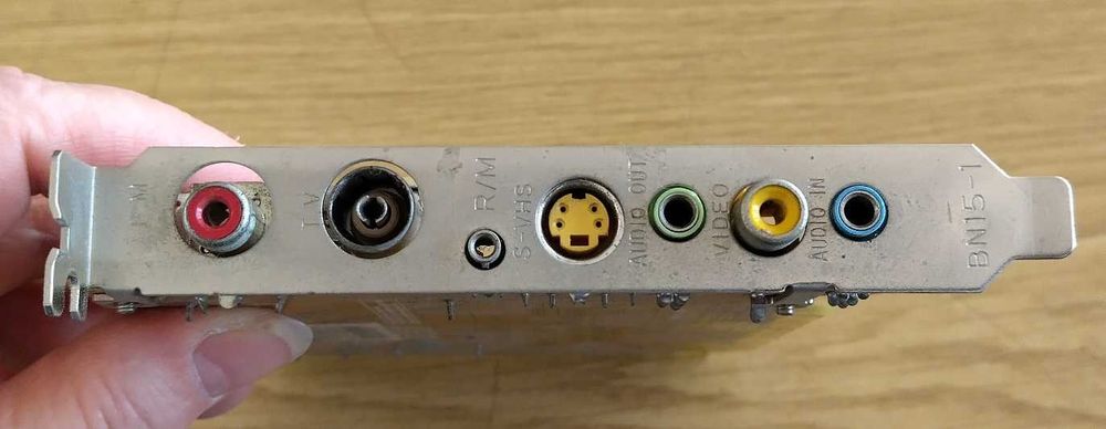 Продавам TV tuner PixelView TVision 5v TVF-8533-B/DF