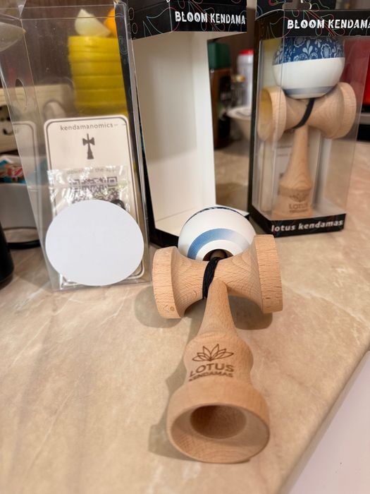Kendama Lotus Antiskid v2 matte sigilate originale