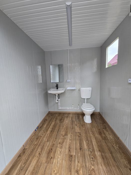 Vand container cu grup sanitar