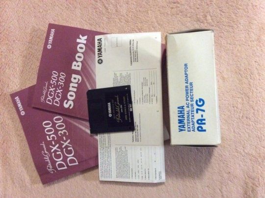 Синтезатор YAMAHA DGX-300 Portable Grand