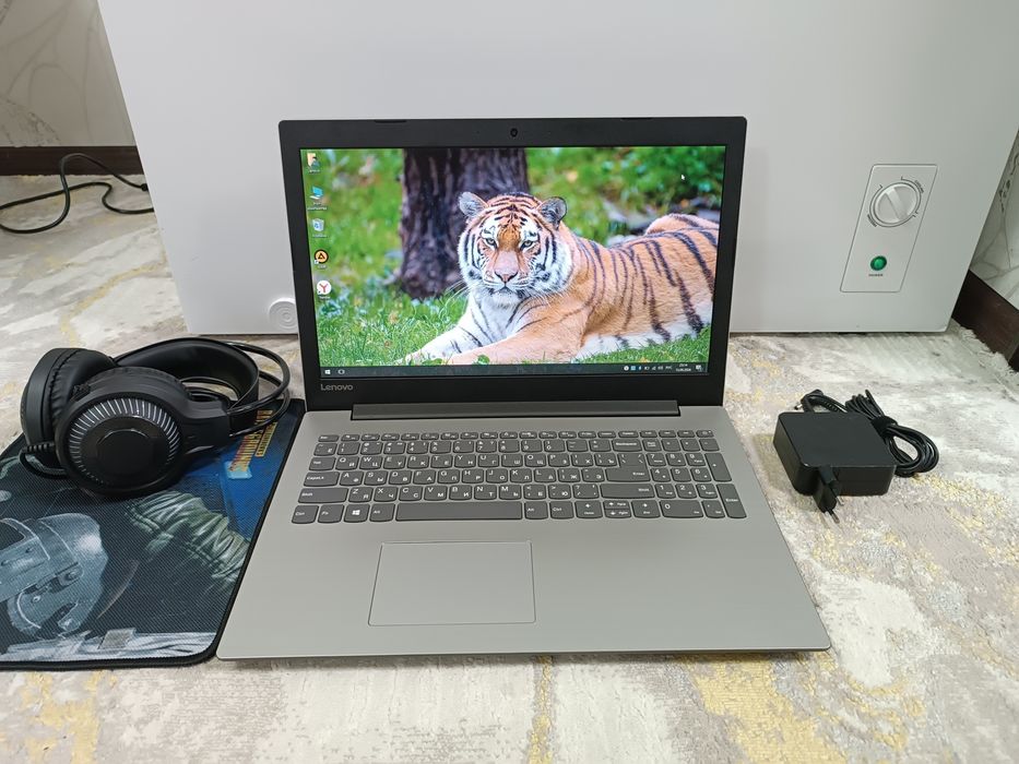 Ноутбук LENOVO + Наушник.