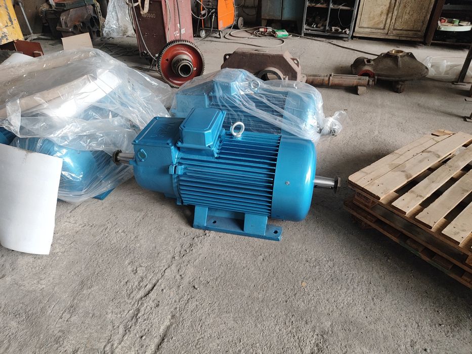 КРАНОВЫЕ электро двигатели.Разные.