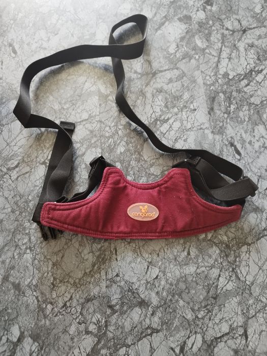 Стол за хранене, чанта и други неща