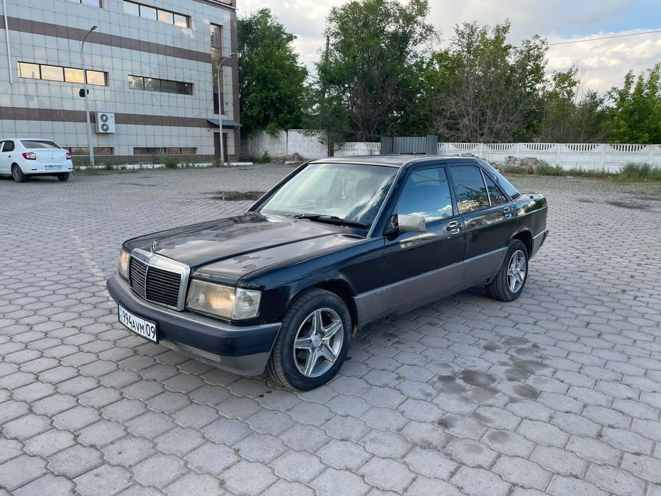 Продам автомобиль Мерседес Бенс 190