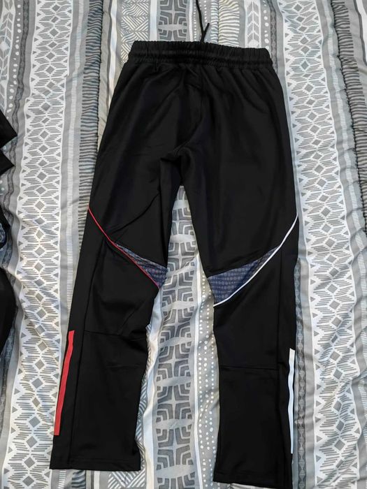 ТОП! Адидас Аякс Подаръчен Футболен анцунг екип за фенове!!