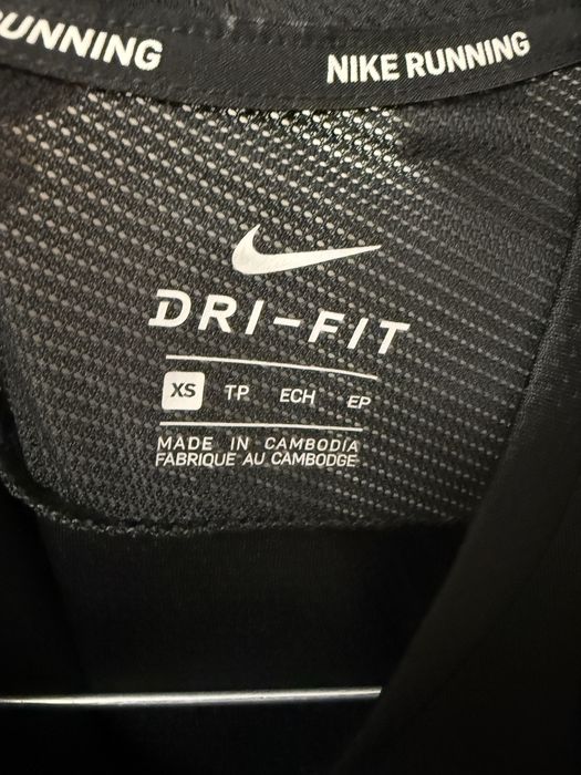 Nike женска дишаща тениска