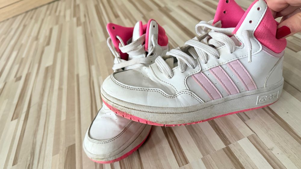 Маратонки Адидас 37 номер