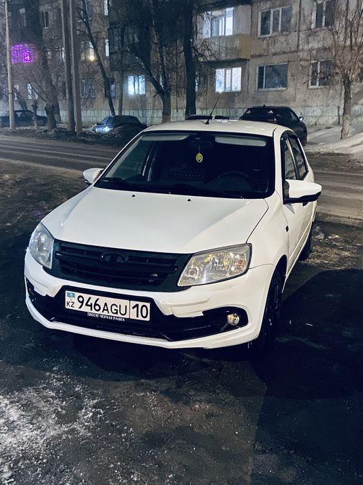 Продам бампер на гранту 1