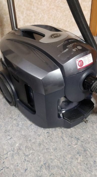 Моющий пылесос LG