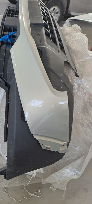 Бампер передний с дефектом джетур 1,верх новый в цвет