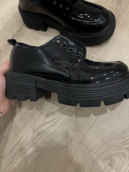 Продаю обувь, лоферы