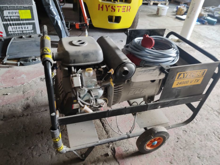 Турбозолна машина и генератор