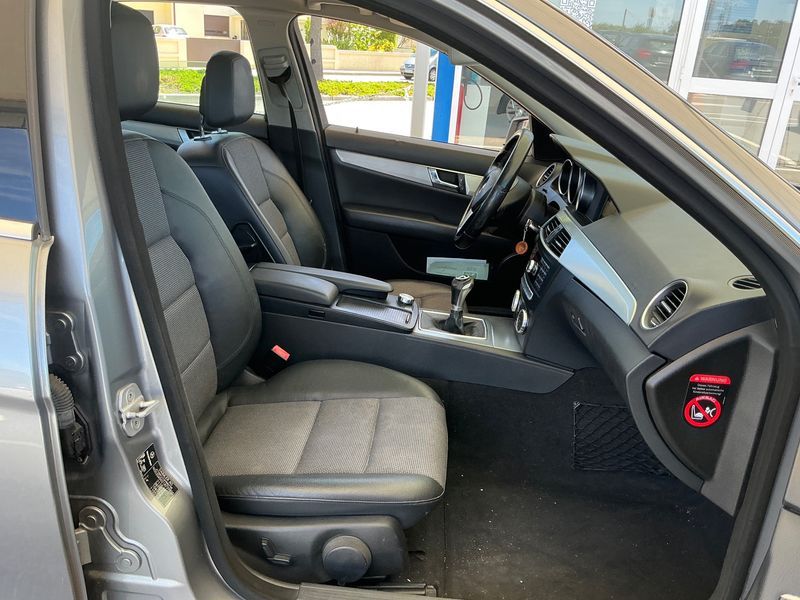 Mercedes-Benz C-Klasse C 220 CDI BlueEfficiency Avantgarde 2012