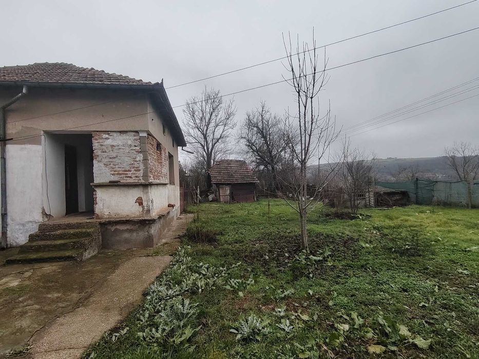 Къща в близост до р. Дунав !