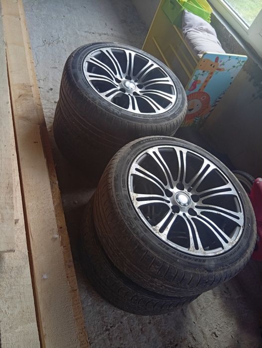 Vînd jante r17 cu cauciucuri nexen