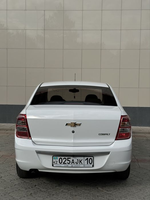 Продам шевроле кобальт автомат