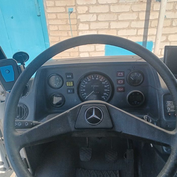 Мерседес Т1 208D в народе сапог