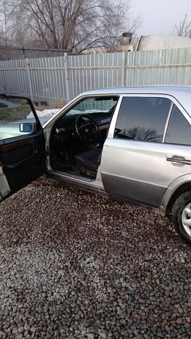 Мерседес w124 срочно продаю