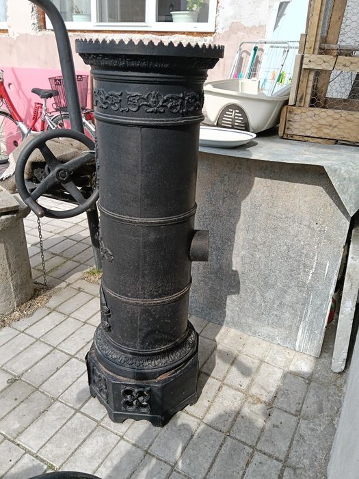 Sobă veche din fontă