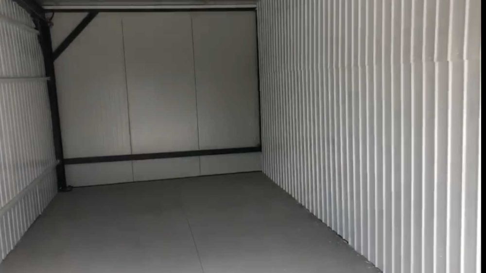 inchiriez spatii pentru depozitare , boxa, garaj, hala, container