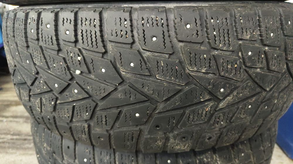 Продаю зимние шины