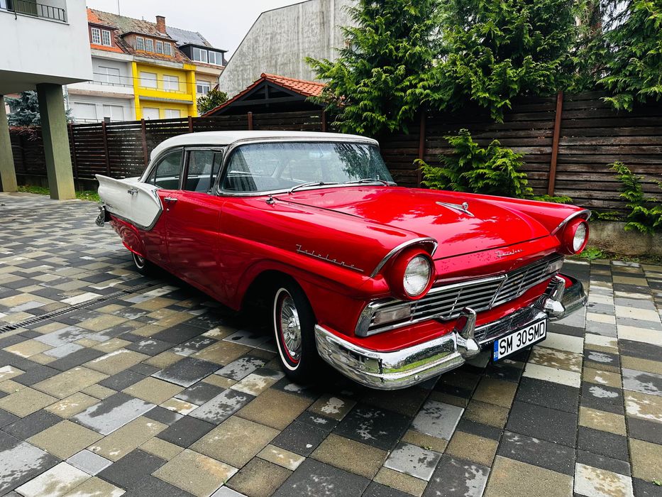 Ford Fairlane 1957 unic in Romania