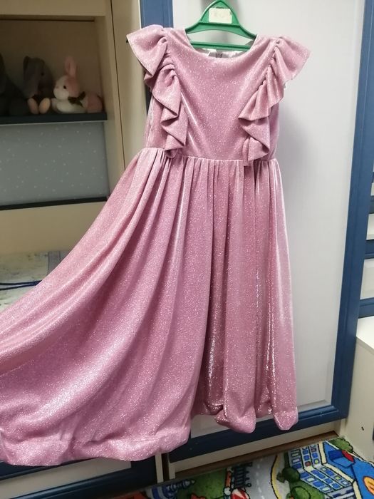 Платье на девочку