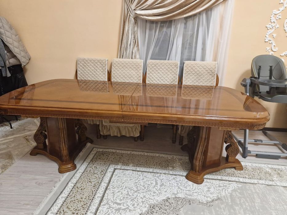 Продаю стол из чистого дерева