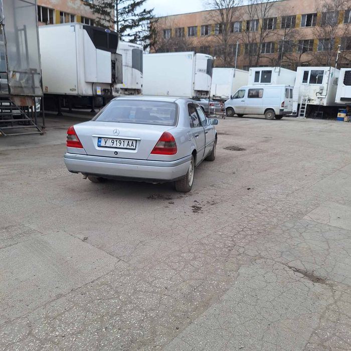 Продавам    Мерцедес C250 D