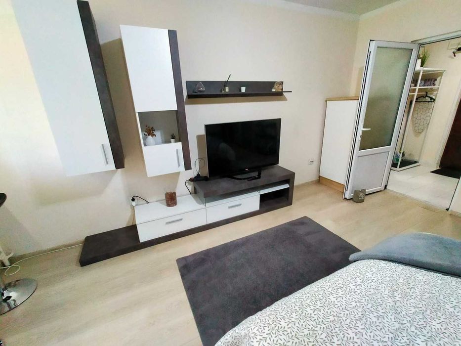 Vand garsoniera Circumvalatiunii 5minute de Iulius mall/gymone 68000