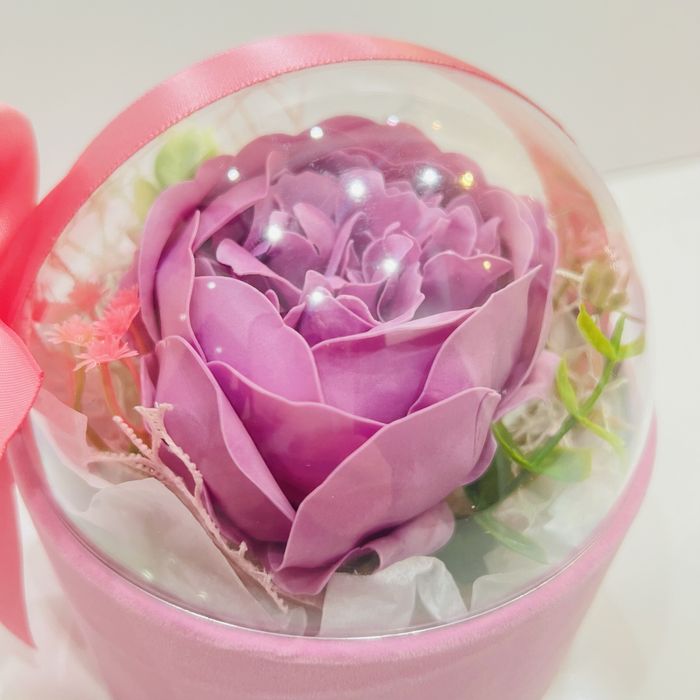 Подаръчна кутия с божур – романтичен подарък за св Валентин и 8 март