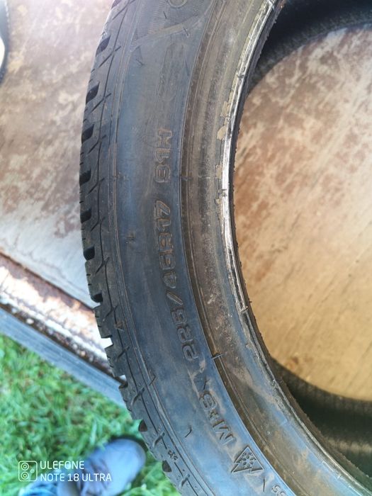 2 броя нови зимни гуми Sava 225/45/17