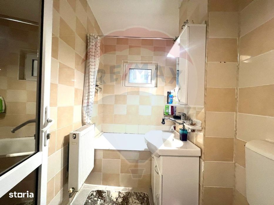 Apartament cu 2 camere semidecomandate de vânzare în zona Republicii