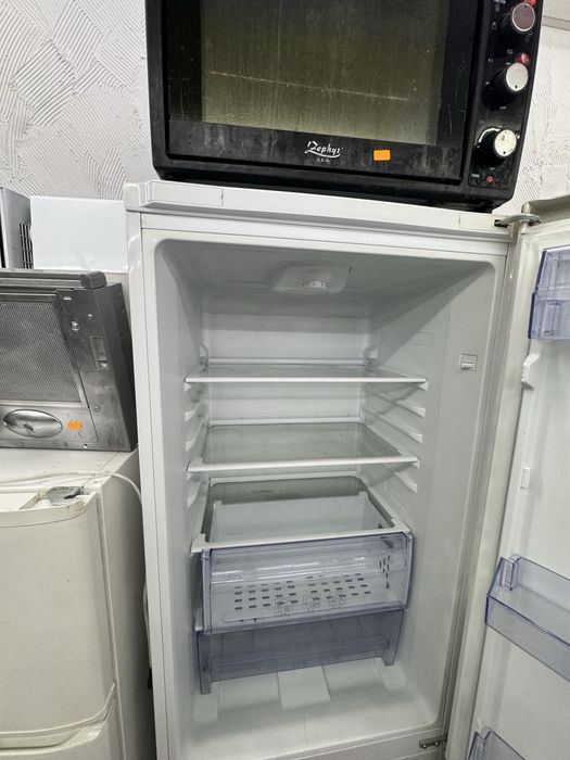 Хладилник beko.