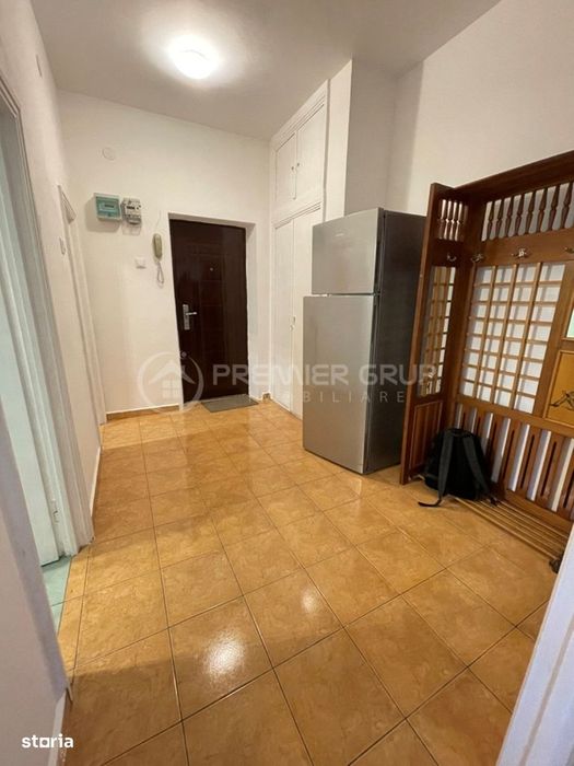 Piata Unirii! Etaj 2! Apartament 2 camere 55mp decomandat, centrala