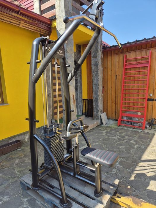 Helcometru/ Lat pulldown profesional  SportsArt !!!