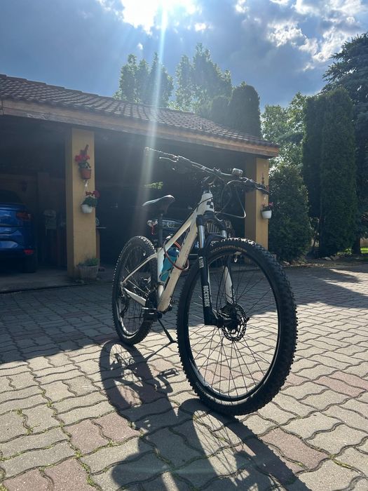 Bicicleta XC Cube