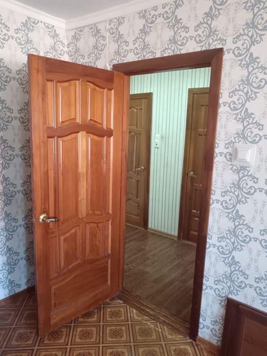 Продам межкомнатные двери из дерева