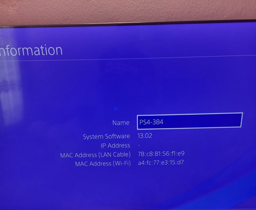 Продавам PS4 PRO 1T