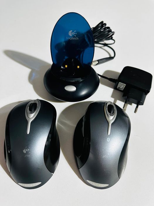 Se vand 2 mouse-uri Logitech