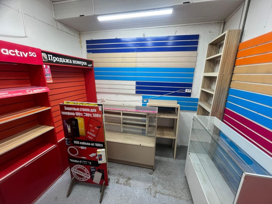 Полки и стеллажи для аксессуаров