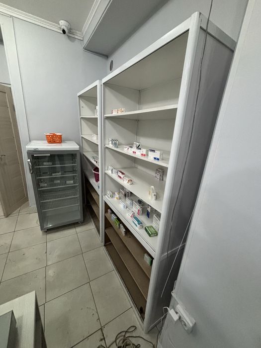 Аптечные витрины, шкаф