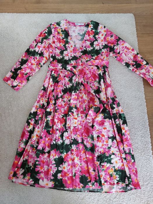 Рокля Karen Millen и рокли Zara HM