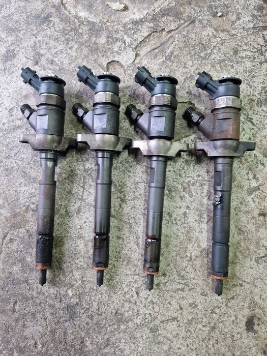 Injectoare Citroen C5 1 6 HDI Cod 0445110297