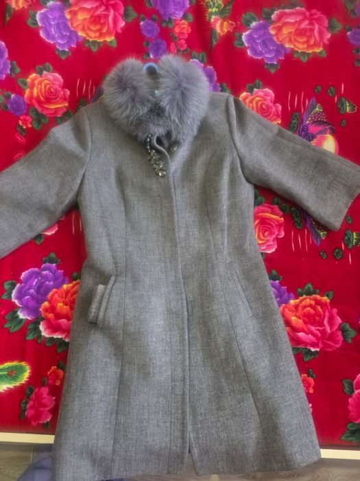 Пальто продаётся